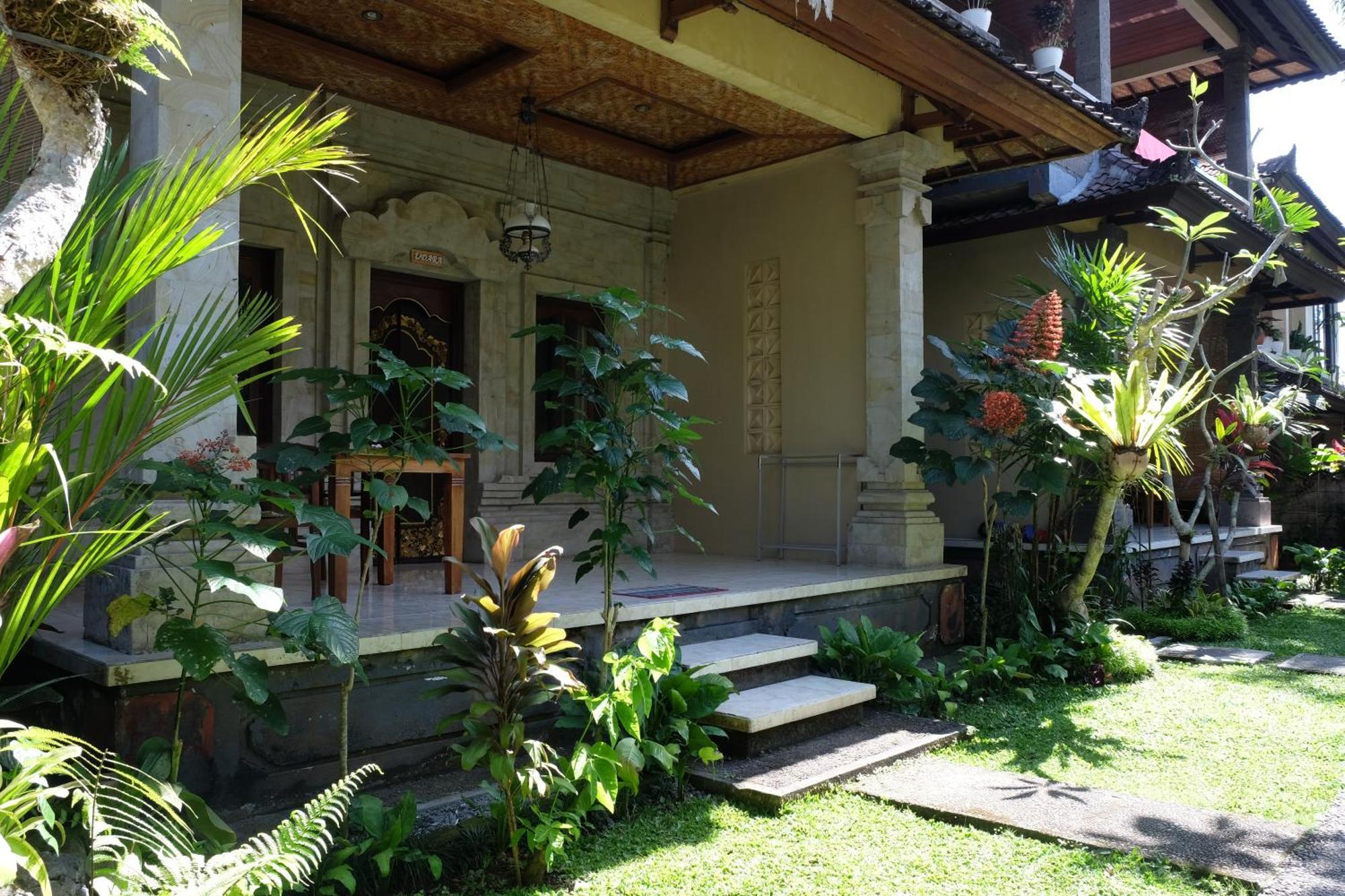 Suastika Guest House Ubud Exterior photo